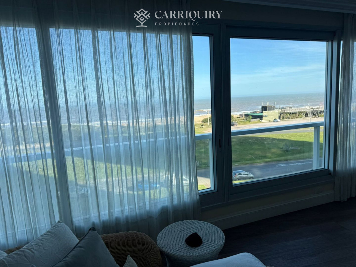 Apartamento ID.10626/Apartamentos-en-Venta--Carriquiry--Propiedades - Apartamento en venta de 4 dormitorios en Playa Brava, Punta del Este - Le Parc II