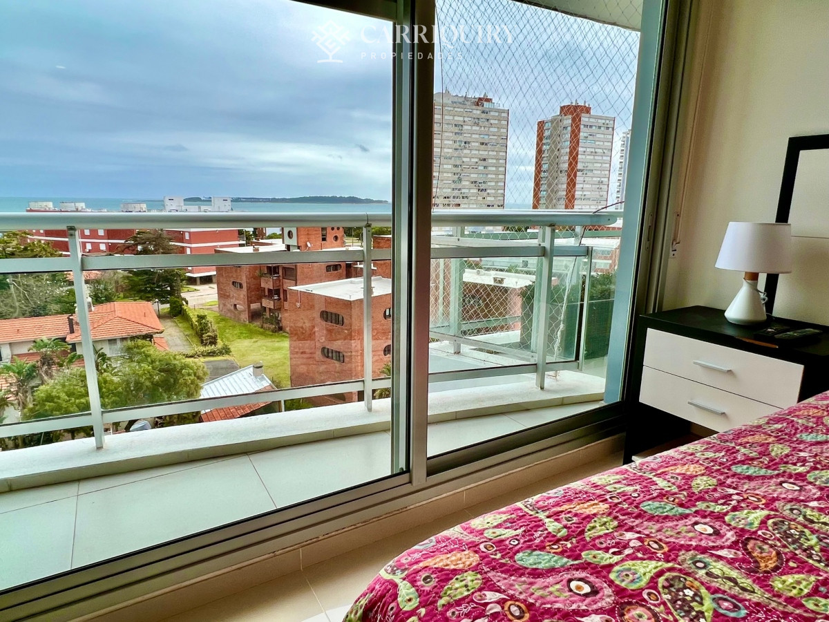 Apartamento ID.7086/Venta-de-apartamento-de-2-dormitorios-más-dependencia-y-parrillero-en-Playa-Mansa - SUNRISE TOWER ALQUILER TEMPORARIO APARTAMENTO 3 DORMITORIOS MAS DEPENDECIA DE SERVICIO