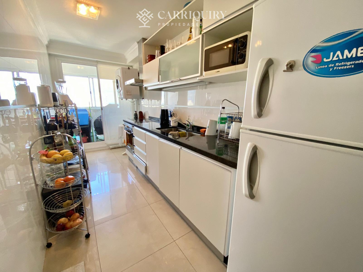 Apartamento ID.8494/Miami-Boulevard-de-dos-dormitorio-en-Venta,-Apartamento-frente-al-mar-en-playa-mansa - Alquiler temporario en excelente departamento de 2 dormitorios en zona Mansa