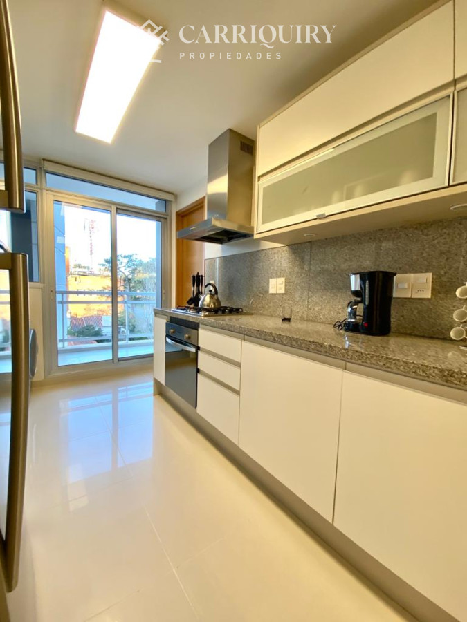 Apartamento ID.8 - Apartamento en Venta Playa Mansa 3 dormitorios Sunrise Tower