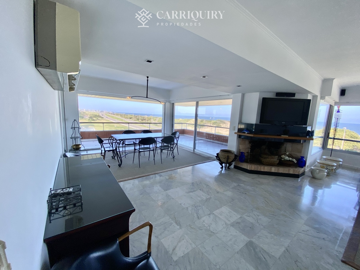 Apartamento ID.8262/Apartamento-en-alquiler- - Amplio apartamento en Brava, Punta del Este 4 dormitorios