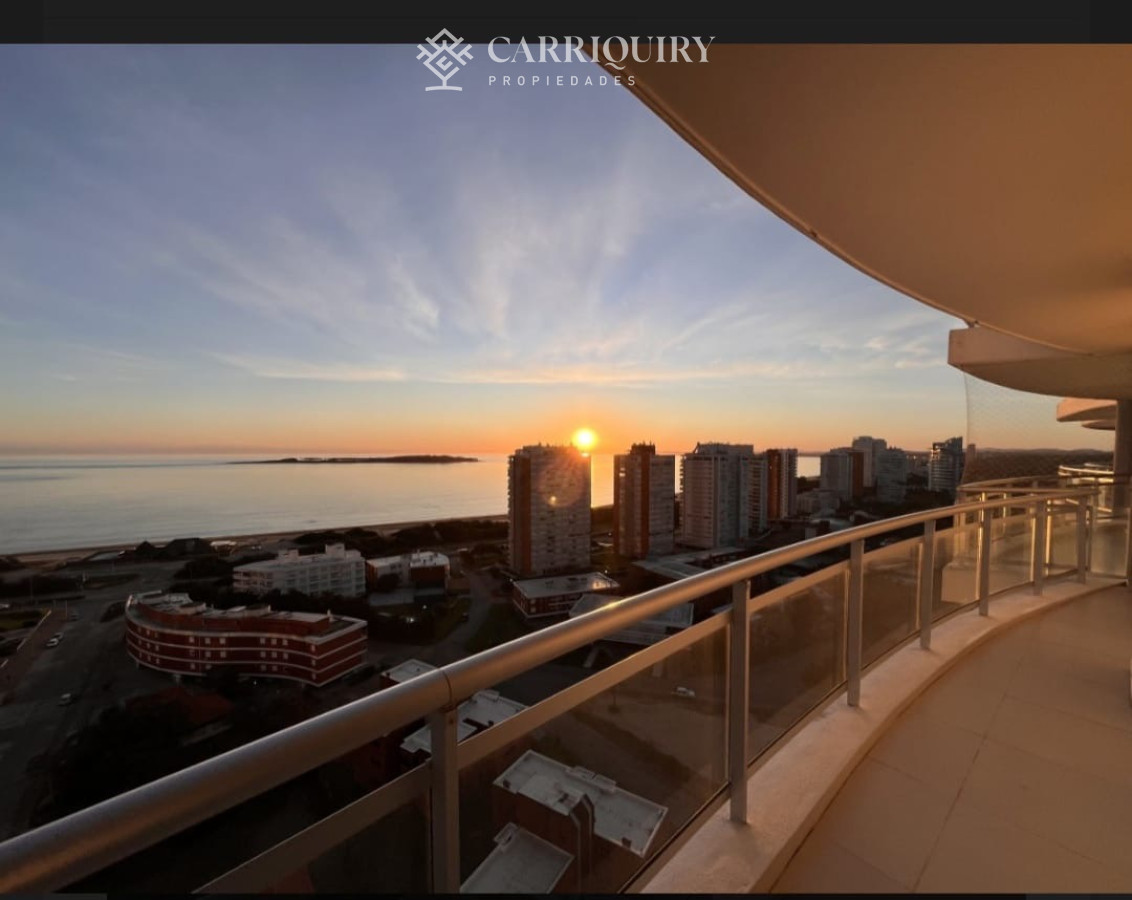Apartamento ID.8845 - Apartamento en Punta del Este con Vista al mar. Cuenta con 3 dormitorios y dependencia de servicio 
