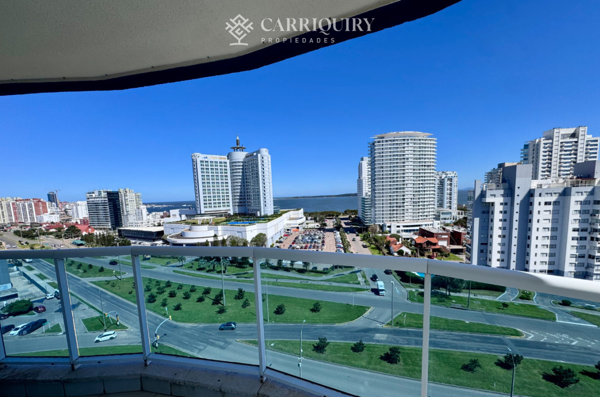 Apartamento ID.10517/Excelente-apartamento-en-alquiler-frente-al-mar-en-playa-mansa!- - APARTAMENTO ESQUINERO EN VENTA 3 DORMITORIOS EN SUITE EN CASINO TOWER 