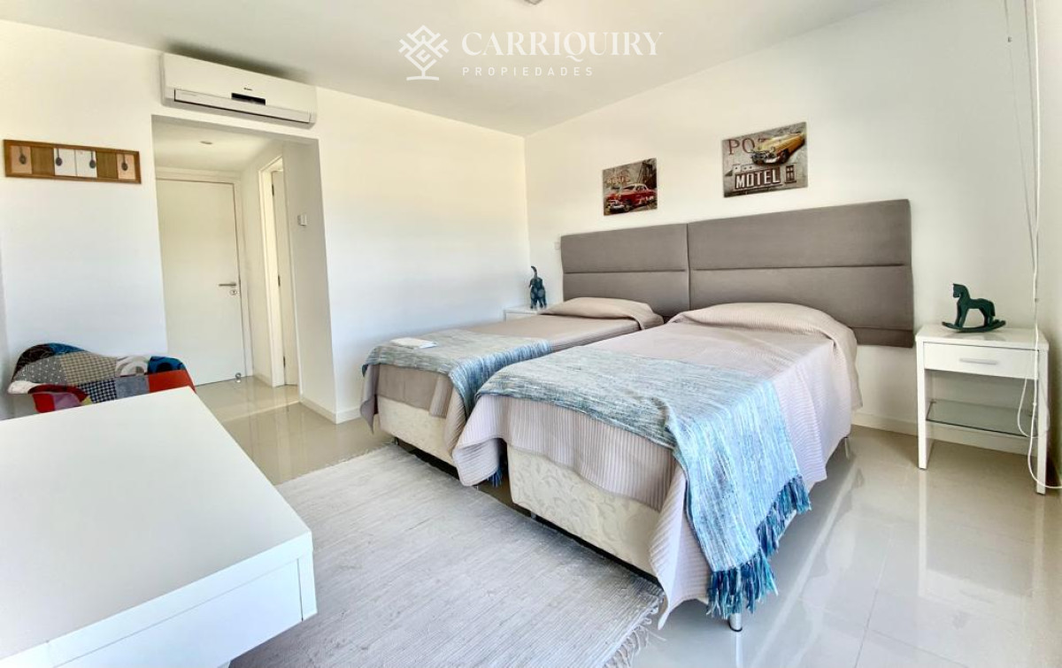 Apartamento ID.141 - Apartamento en venta Playa Mansa 3 dormitorios