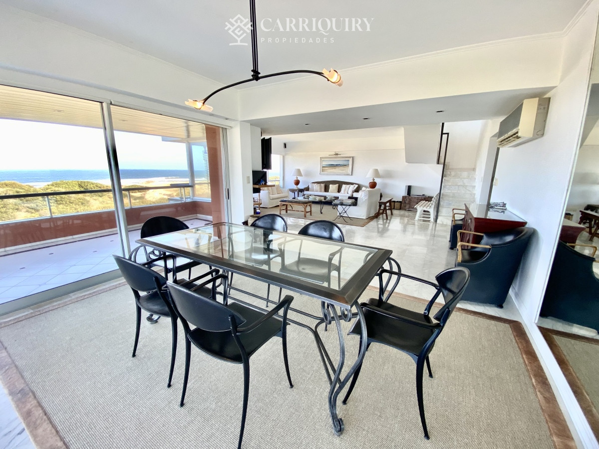Apartamento ID.8262/Apartamento-en-alquiler- - Amplio apartamento en Brava, Punta del Este 4 dormitorios