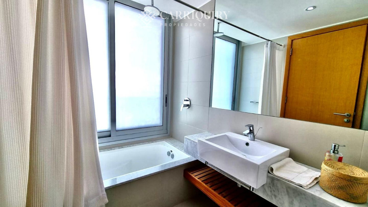 Apartamento ID.10641 - Apartamento en venta Tiburón Terrazas Punta del Este - 4 dormitorios en suite frente al mar