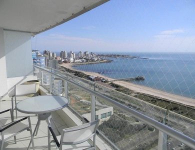 Apartamento en alquiler temporario Playa Mansa 3 dormitorios