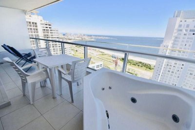 Apartamento en alquiler temporario Playa Mansa 2 dormitorios