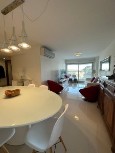 Departamento en venta en torre de categoría 