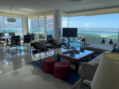 Apartamento en Punta del Este, Brava
