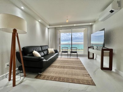 ALQUILER TERMPORARIO APARTAMENTO 2 DORMITORIOS A ESTRENAR FRENTA AL MAR PLAYA MANSA CRUCEROS III