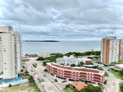 Alquiler temporario 2 dormitorios vista al mar Playa Mansa, Punta del Este