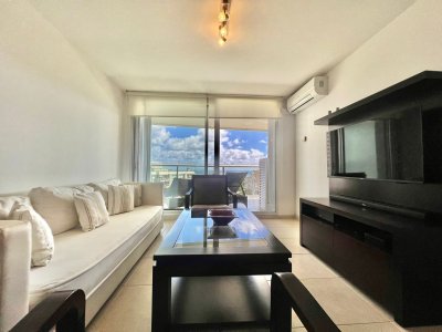 Alquiler temporario de Apartamento 2 DORMITORIOS en Playa Mansa, Punta del Este.