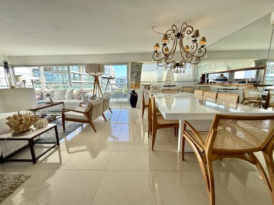 EXCLUSIVO APARAMENTO EN PRIMERA LINEA PLAYA BRAVA COMPLEJO SILENTE 3 DORMITORIOS EN SUITE MAS SERVICIO