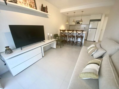 Alquiler temporal Apartamento 1 DORMITORIO en Punta del Este, Playa Mansa 