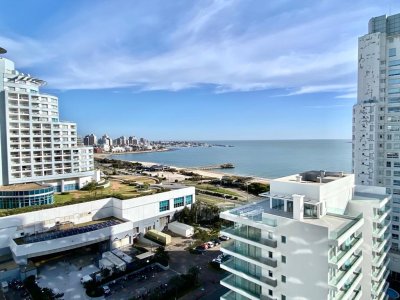 Apartamento en alquiler temporario Playa Mansa 2 dormitorios SEASON TOWER