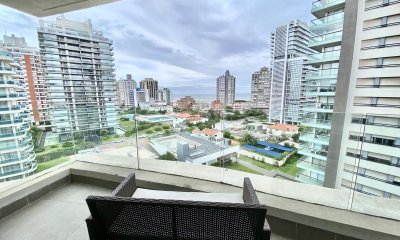 EXCELENTE APARTAMENTO EN ART TOWER TORRE DE CATEGORIA CON TODOSO LOS SERVICIOS EN VENTA 1 DORMITORIO PUNTA DEL ESTE PLAYA MANSA Y BRAVA ART TOWER