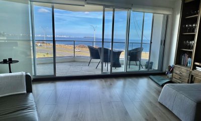 VENTA APARTAMENTO 3 DORMITORIOS PLAYA MANSA PUNTA DEL ESTE FRENTE AL MAR !