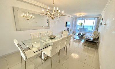 Venta apartamento 3 dormitorios en Playa Mansa - Punta del Este