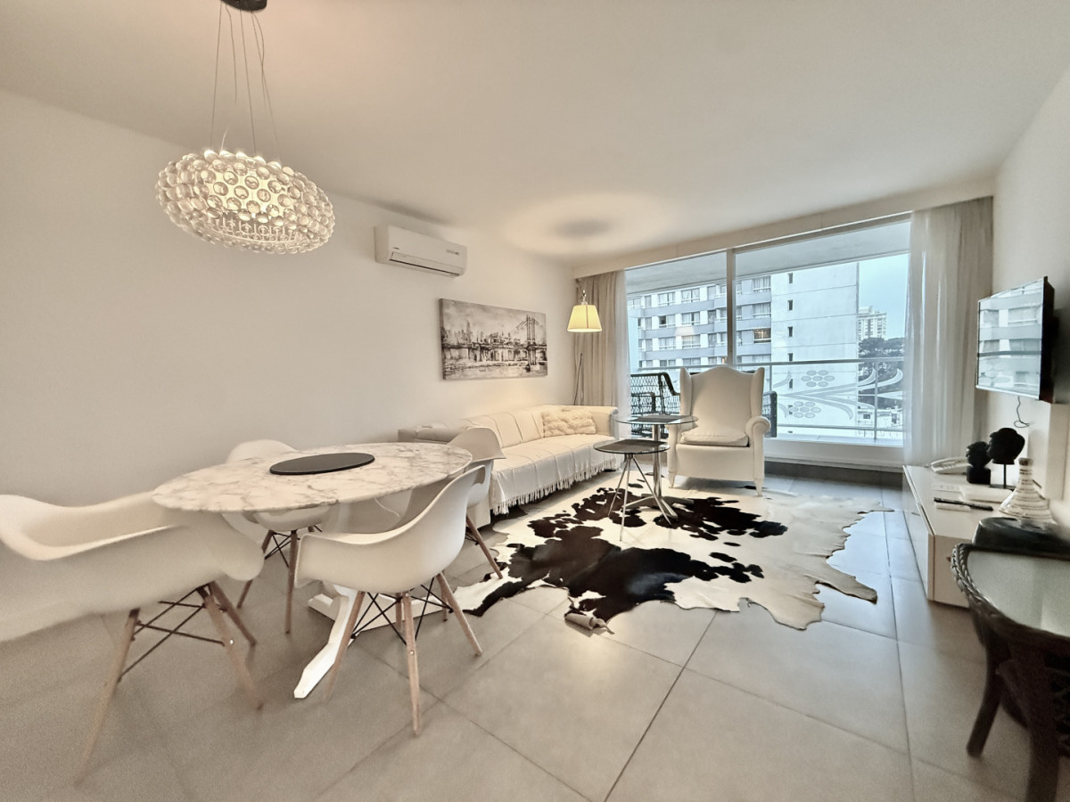 EXCELENTE APARTAMENTO DE 1 DORMITORIO Y MEDIO EN TORRE YOO PUNTA DEL ESTE EXCELENTE EQUIPADO 