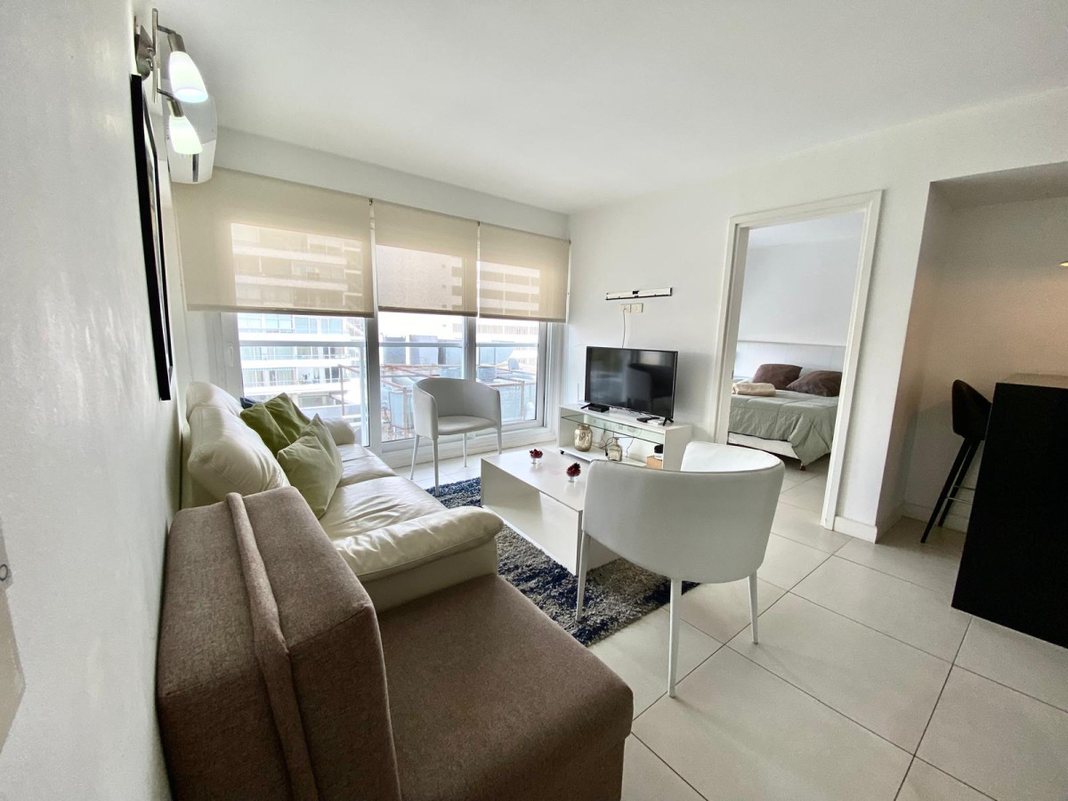 VENTA APARTAMENTO 2 DORMITORIOS EN PENINSULA PUNTA DEL ESTE LUX TOWER