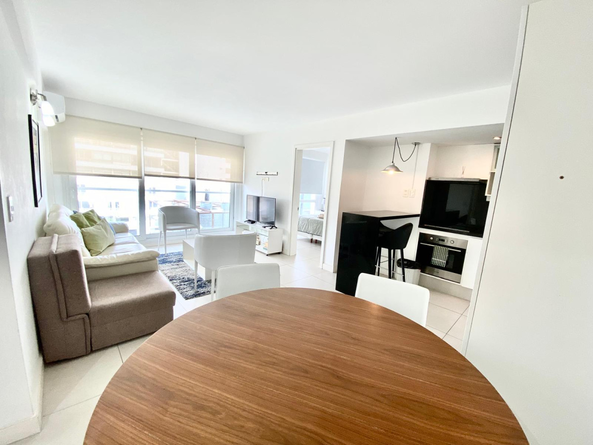 VENTA APARTAMENTO 2 DORMITORIOS EN PENINSULA PUNTA DEL ESTE LUX TOWER