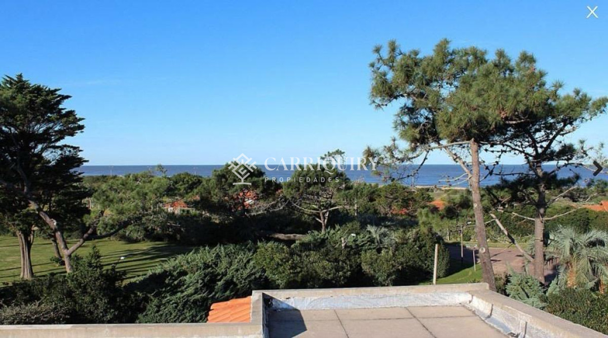 Casa en venta, 4 dormitorios en El Golf - Punta del Este