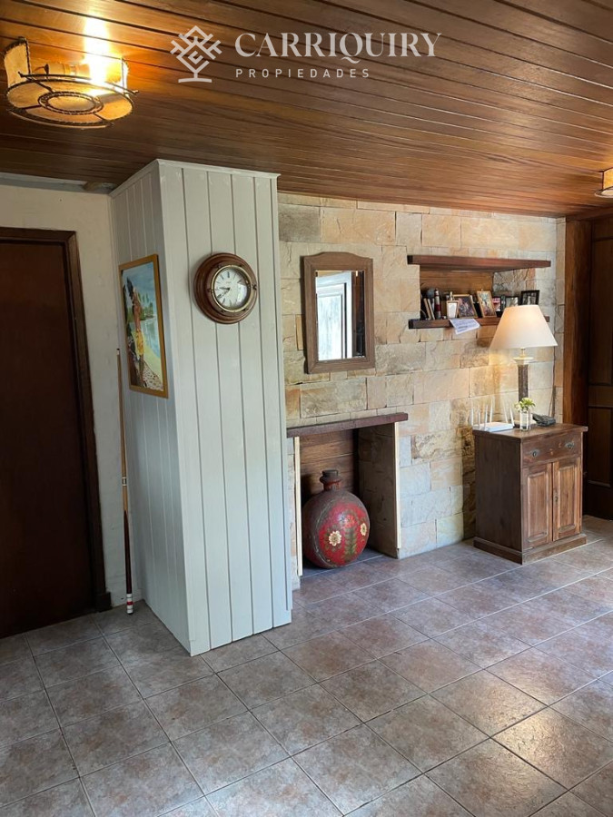 Casa ID.4657/Casa-en-venta-Lugano-5-dormitorios - Casa en venta Lugano 5 dormitorios