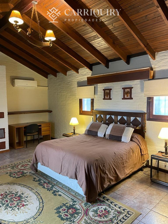 Casa ID.4657/Casa-en-venta-Lugano-5-dormitorios - Casa en venta Lugano 5 dormitorios