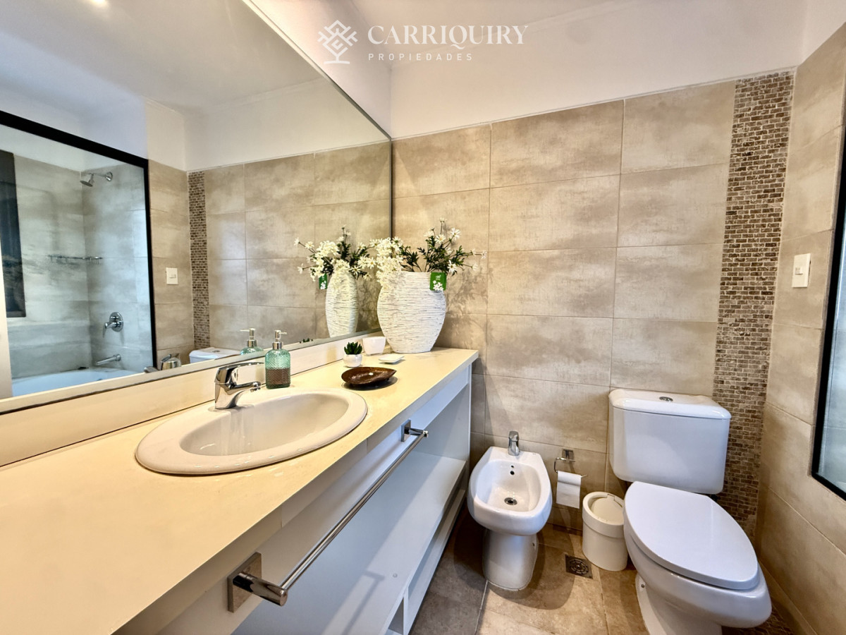 Casa ID.10200/Chalet-en-Pinares- - Alquiler Anual Casa minimalista en Barrio Privado Parque Pinares**