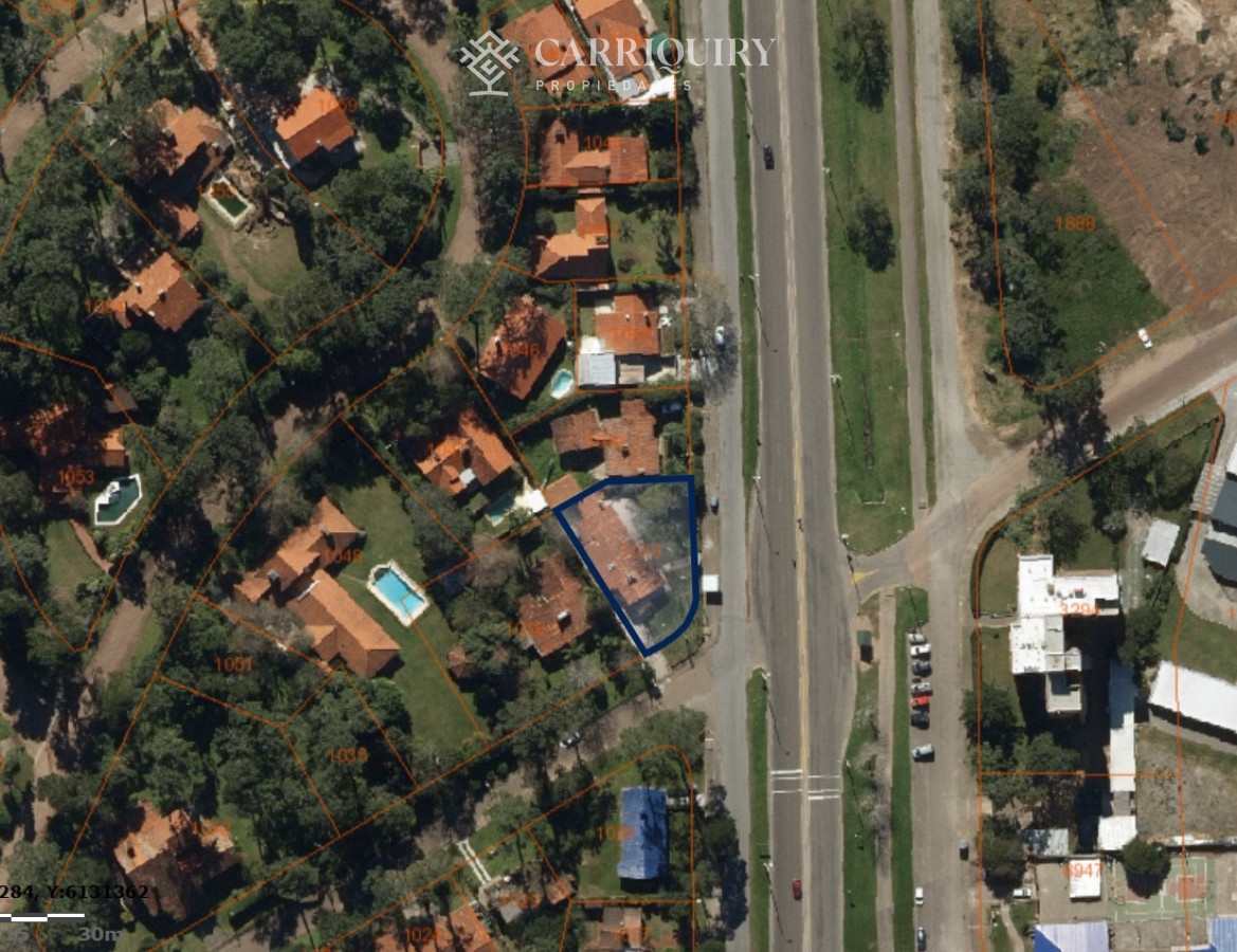 Casa ID.9295/Apartamentos-en-Venta--Carriquiry--Propiedades - Casa en ubicación inigualable en Parada 6 - Potencial comercial único. IDEAL CLINICA ODONTOLOGICA