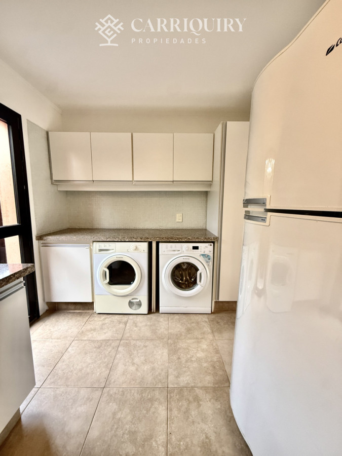 Casa ID.10200/Chalet-en-Pinares- - Alquiler Anual Casa minimalista en Barrio Privado Parque Pinares**
