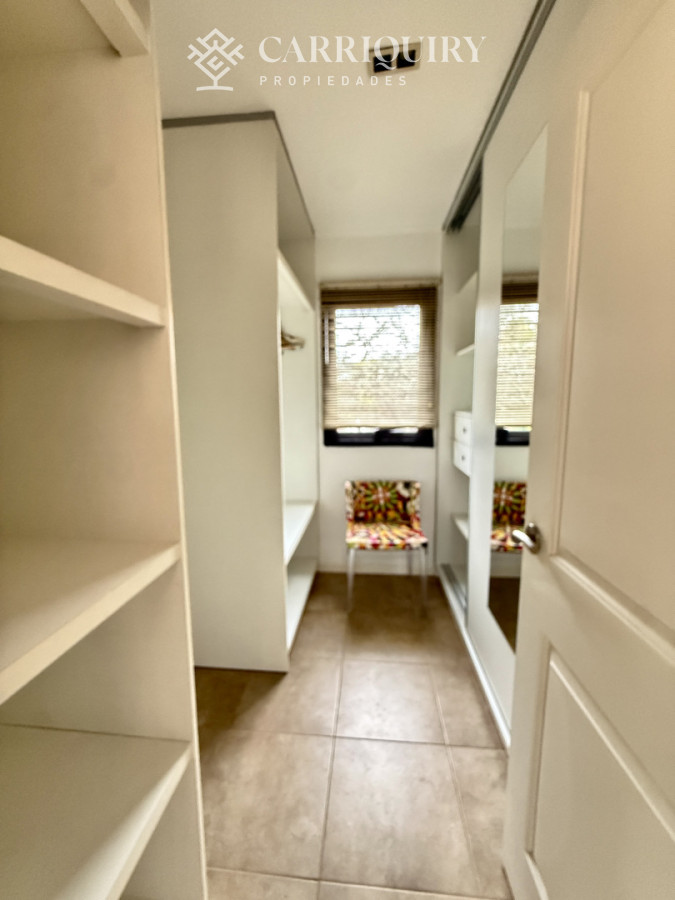 Casa ID.10200/Chalet-en-Pinares- - Alquiler Anual Casa minimalista en Barrio Privado Parque Pinares**