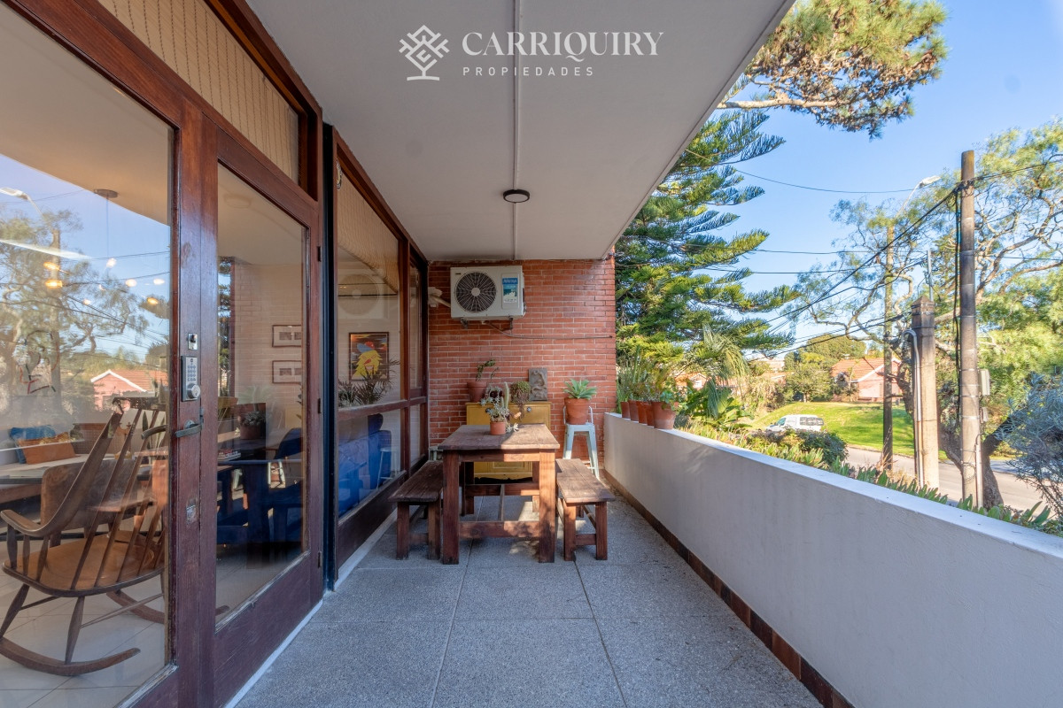 Casa ID.8230 - Casa en alquiler en playa mansa - Punta del Este. 3 dormitorios y servicio