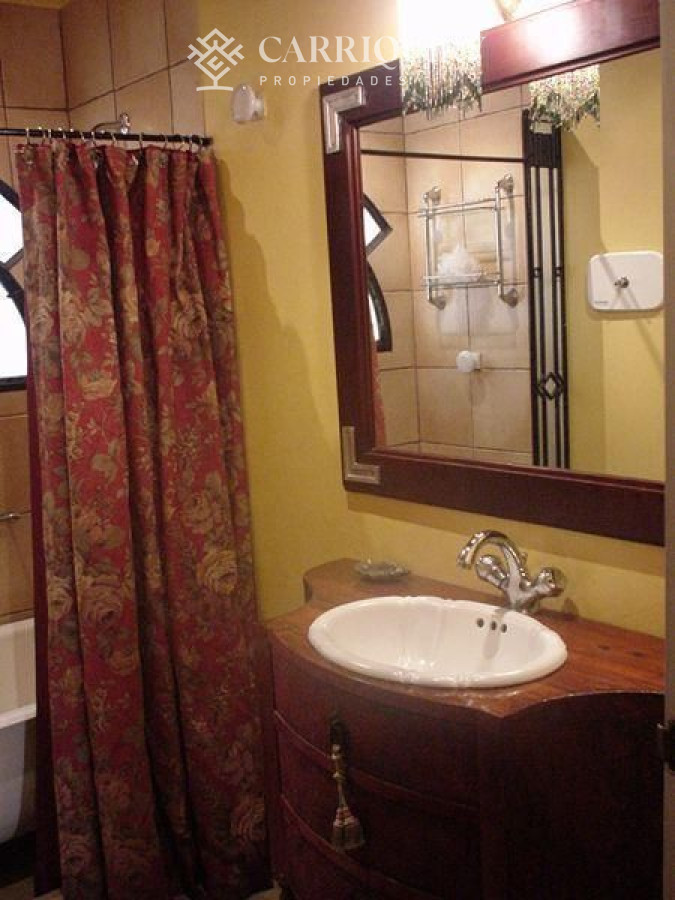 Casa ID.120/Casa-en-venta-Pinar-Del-Faro-5-dormitorios - Casa en alquiler temporario en Pinares, Playa Mansa 5 dormitorios