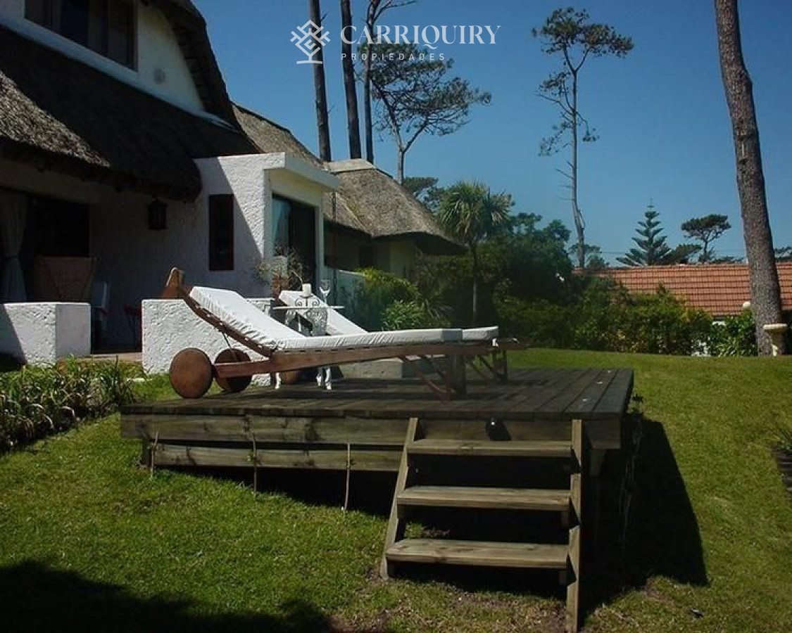 Casa ID.120/Casa-en-venta-Pinar-Del-Faro-5-dormitorios - Casa en alquiler temporario en Pinares, Playa Mansa 5 dormitorios