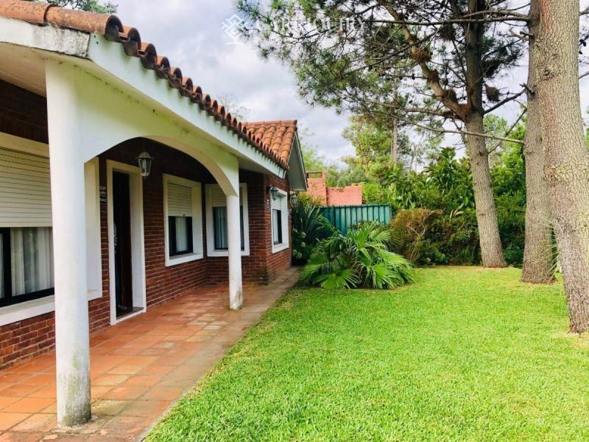 Casa ID.1657/Alquiler-temporario-Casa-8-DORMITORIOS-en-Pinares,-Punta-del-Este. - Casa en alquiler temporario Pinares 3 dormitorios