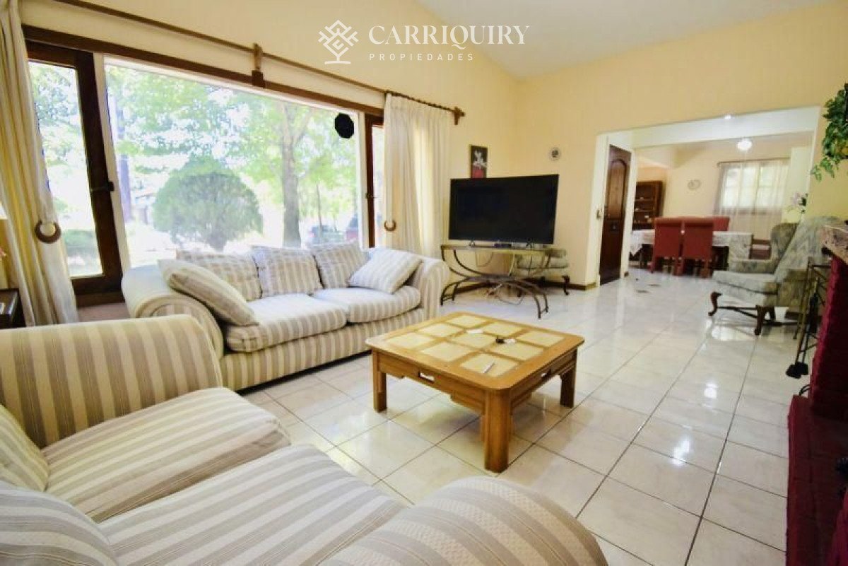 Casa ID.2527/Alquiler-temporario-de-Casa-3-DORMITORIOS-y-dependencia-en-Playa-Mansa,-Punta-del-Este - Casa en alquiler temporario Playa Mansa 3 dormitorios