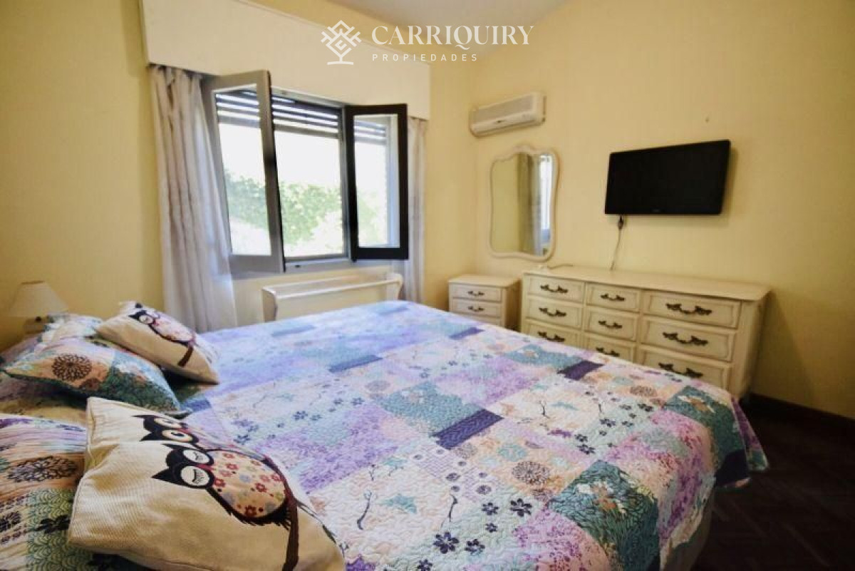 Casa ID.2527/Alquiler-temporario-de-Casa-3-DORMITORIOS-y-dependencia-en-Playa-Mansa,-Punta-del-Este - Casa en alquiler temporario Playa Mansa 3 dormitorios