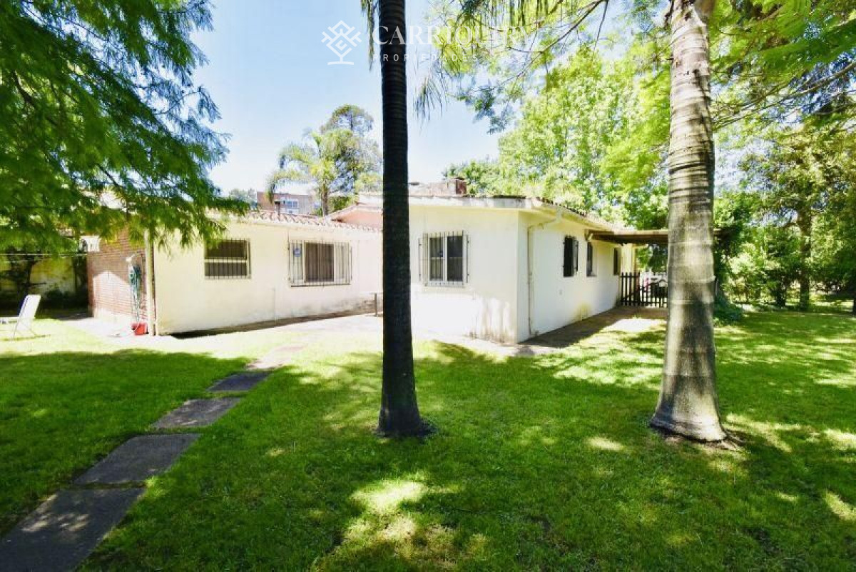 Casa ID.2527/Alquiler-temporario-de-Casa-3-DORMITORIOS-y-dependencia-en-Playa-Mansa,-Punta-del-Este - Casa en alquiler temporario Playa Mansa 3 dormitorios