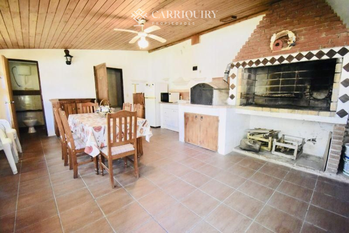 Casa ID.2527/Alquiler-temporario-de-Casa-3-DORMITORIOS-y-dependencia-en-Playa-Mansa,-Punta-del-Este - Casa en alquiler temporario Playa Mansa 3 dormitorios