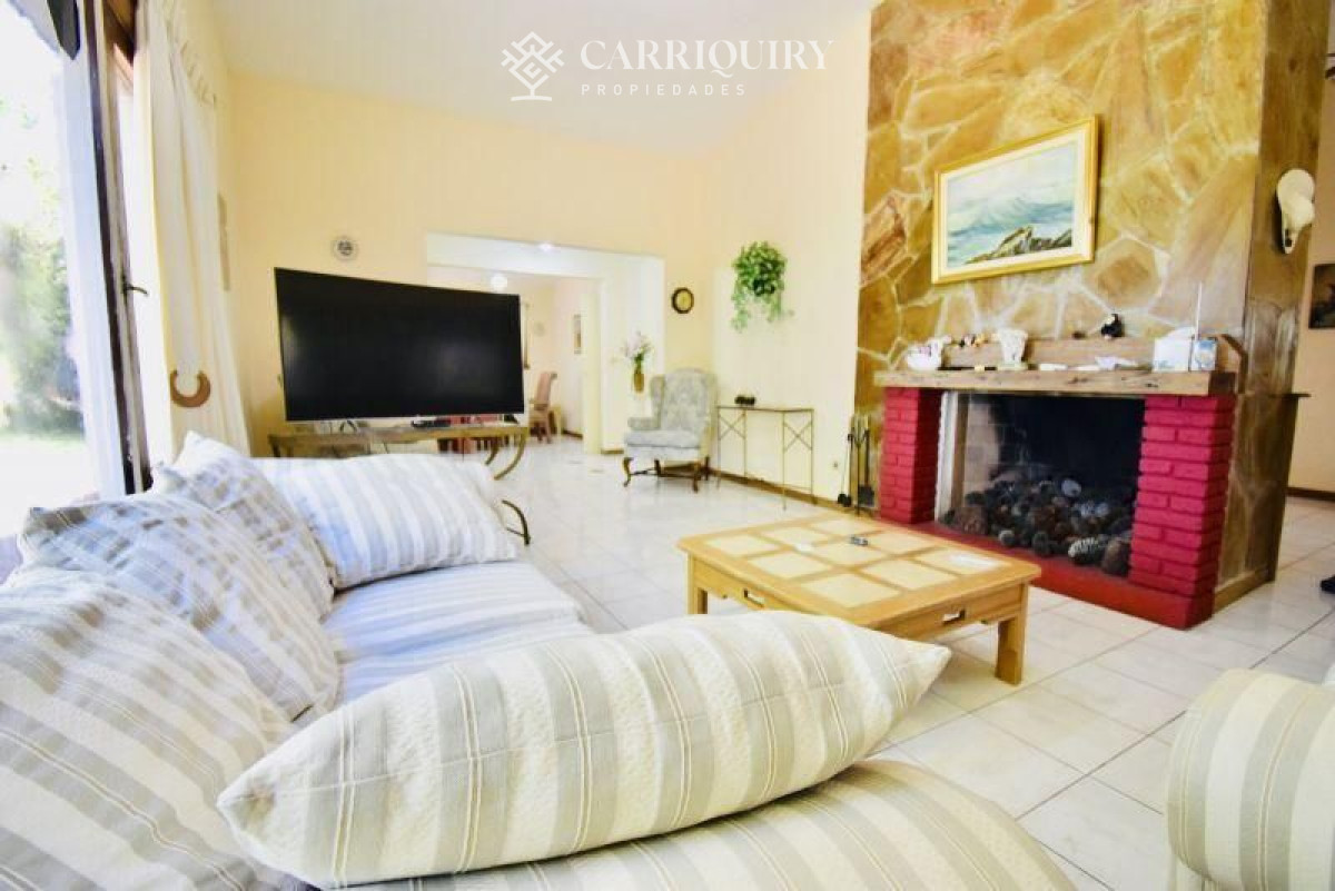 Casa ID.2527/Alquiler-temporario-de-Casa-3-DORMITORIOS-y-dependencia-en-Playa-Mansa,-Punta-del-Este - Casa en alquiler temporario Playa Mansa 3 dormitorios