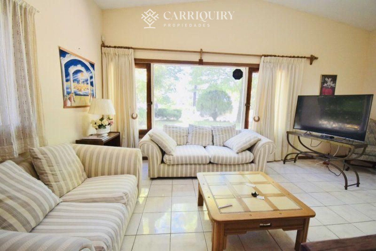 Casa ID.2527/Alquiler-temporario-de-Casa-3-DORMITORIOS-y-dependencia-en-Playa-Mansa,-Punta-del-Este - Casa en alquiler temporario Playa Mansa 3 dormitorios