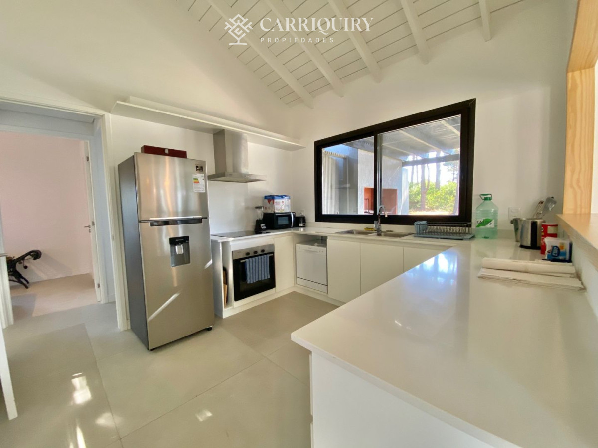 Casa ID.3398/Casa-en-venta-Cantegril-4-dormitorios - Casa en alquiler temporario Jos&eacute; Ignacio 4 dormitorios