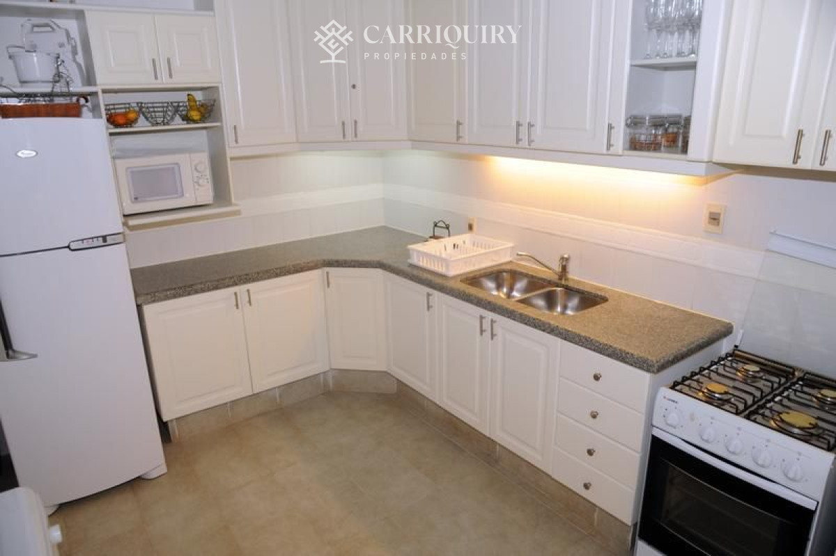 Casa ID.4055/Casas-en-Alquiler--Carriquiry--Propiedades - Casa en venta Cantegril 4 dormitorios