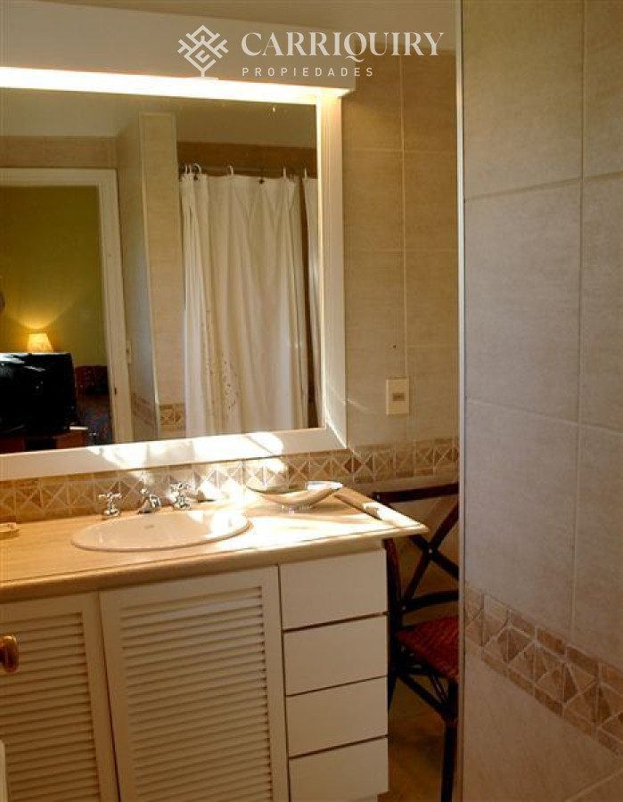 Casa ID.4055/Casas-en-Alquiler--Carriquiry--Propiedades - Casa en venta Cantegril 4 dormitorios