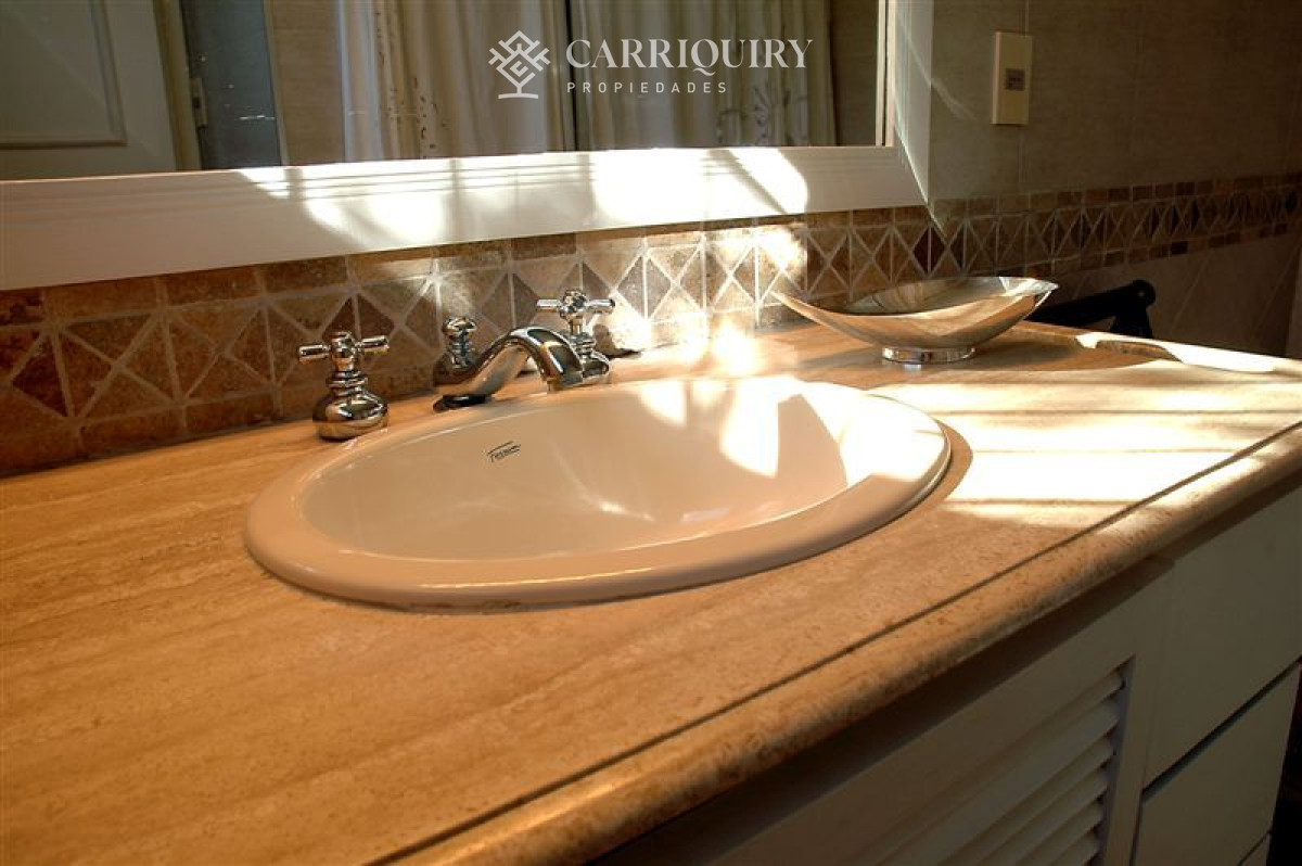 Casa ID.4055/Casas-en-Alquiler--Carriquiry--Propiedades - Casa en venta Cantegril 4 dormitorios