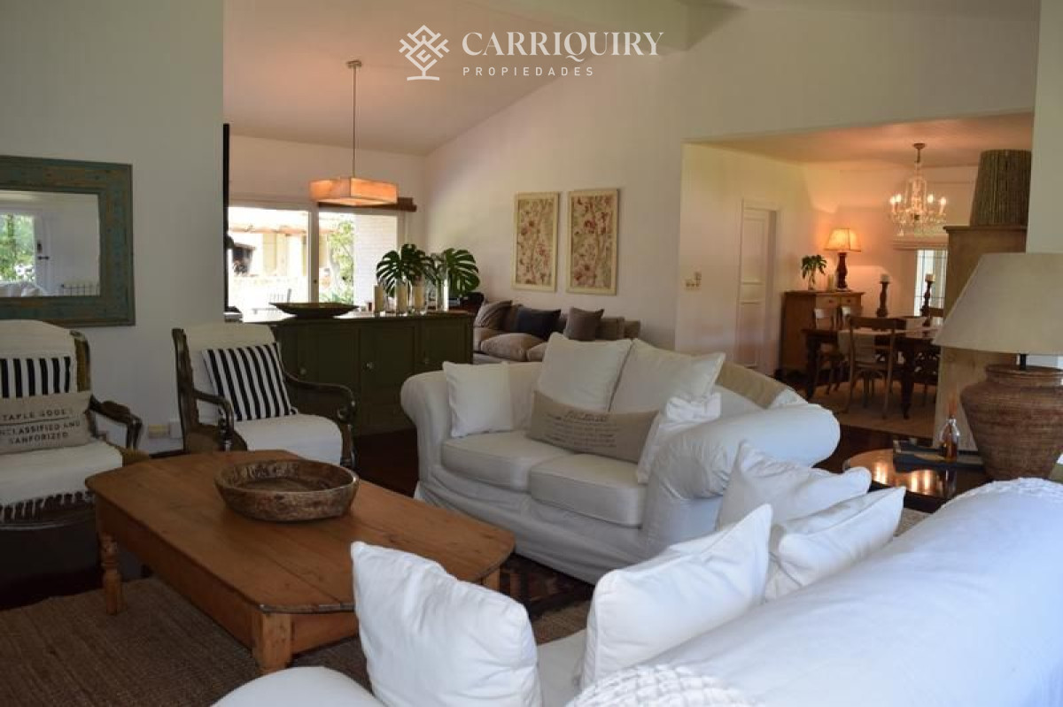 Casa ID.4055/Casas-en-Alquiler--Carriquiry--Propiedades - Casa en venta Cantegril 4 dormitorios