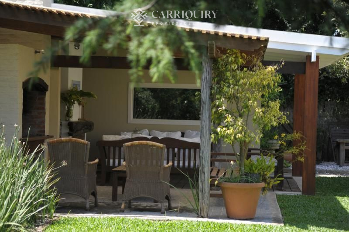 Casa ID.4055/Casas-en-Alquiler--Carriquiry--Propiedades - Casa en venta Cantegril 4 dormitorios