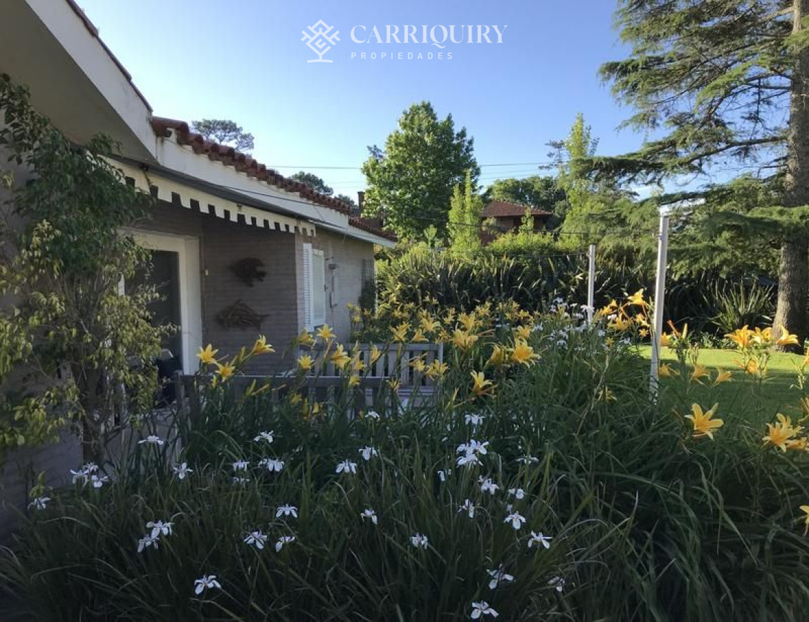 Casa ID.4055/Casas-en-Alquiler--Carriquiry--Propiedades - Casa en venta Cantegril 4 dormitorios